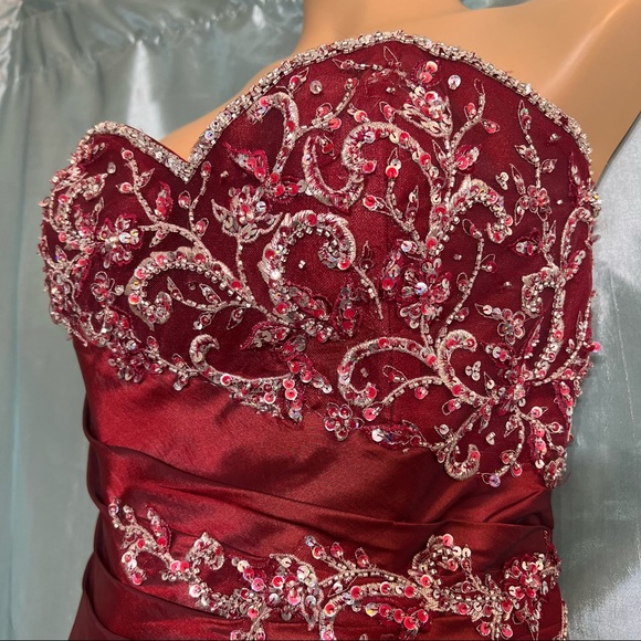 Exquisite, Tiffany, embellished,strapless mermaid formal ball gown. 12 runs sm. - Picture 3 of 14